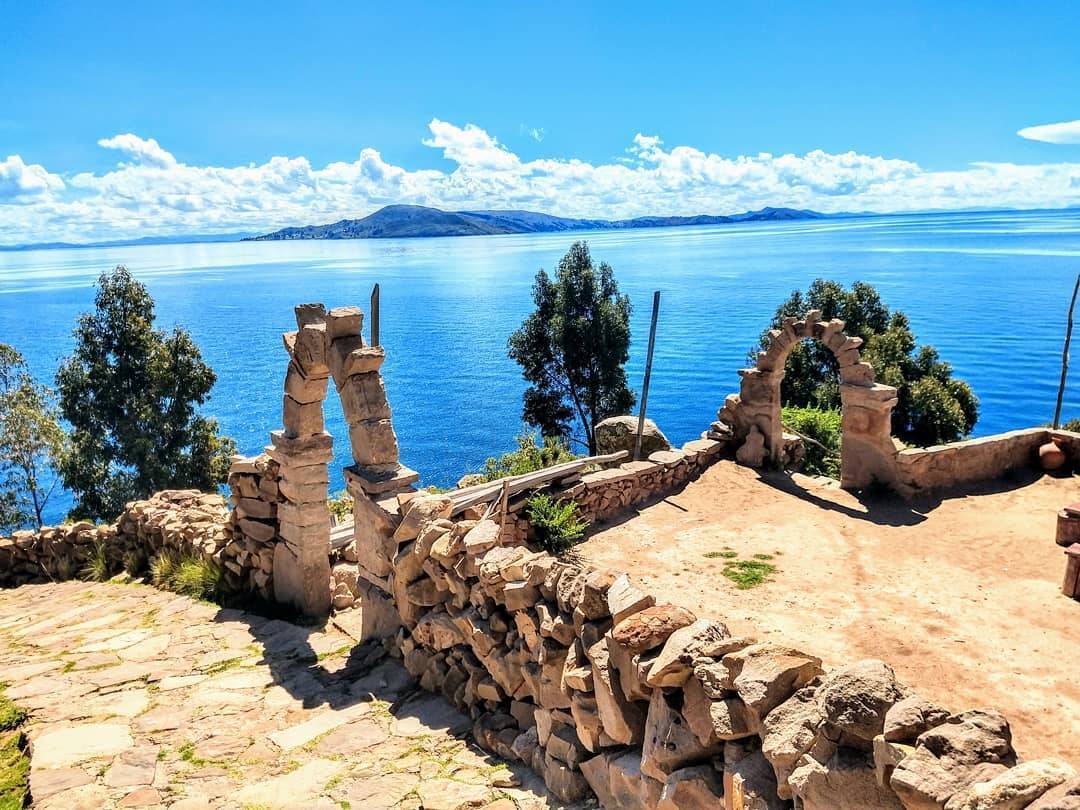 Puno. Navegando el Lago Titicaca y sus Islas Altiplanicas (hd)